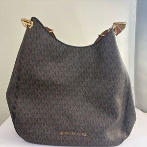 Michael Kors lillie large signature shoulder bag -used but great condition